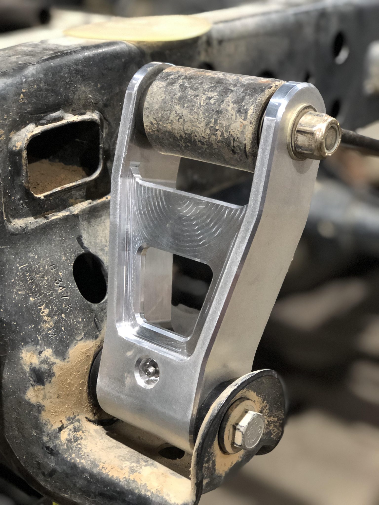 billet-aluminum-leaf-spring-shackles-texas-shock-works